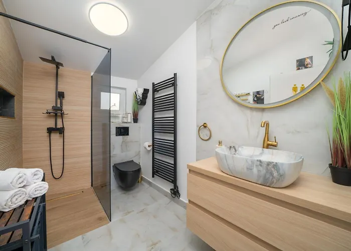 Luxury Nea ماكارسكا