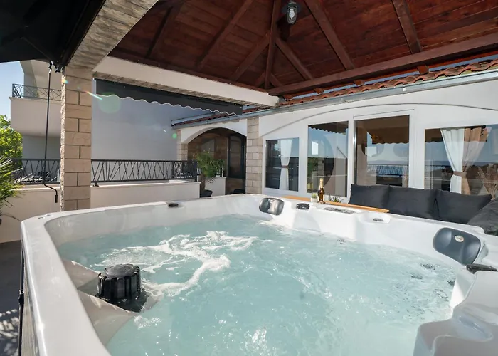 Luxury Nea شقة *