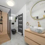 Penthouse Nea With Jacuzzi And Sea View 马卡尔斯卡