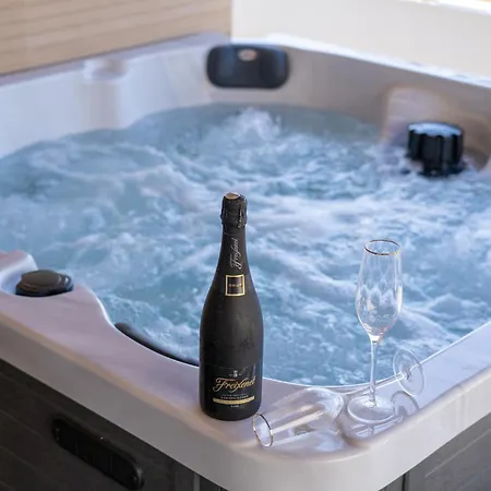 Luxury Dream House Nea With Jacuzzi *