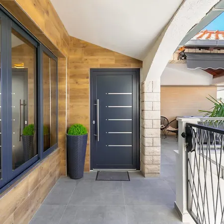 Luxury Dream House Nea With Jacuzzi Makarska