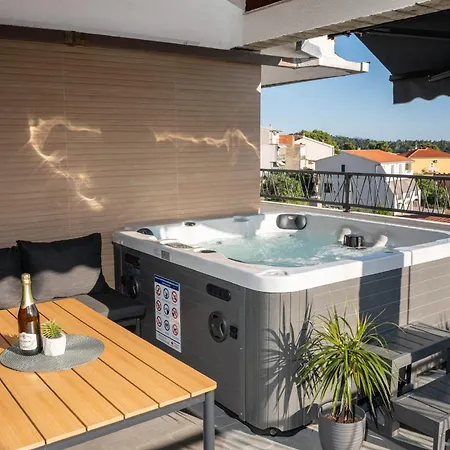 Lejlighed Luxury Nea *