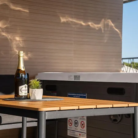 Luxury Nea Lejlighed *