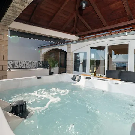 Apartment Luxury Dream House Nea With Jacuzzi Makarska