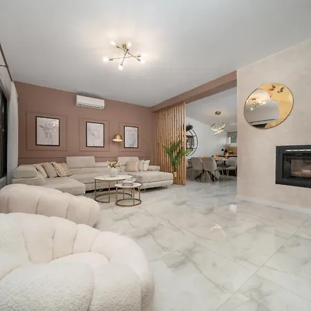Apartment Luxury Dream House Nea With Jacuzzi
