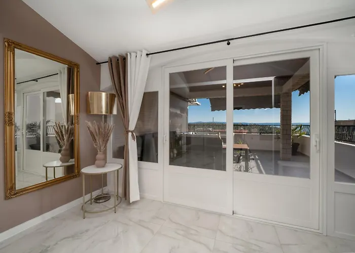 Apartment Luxury Nea *