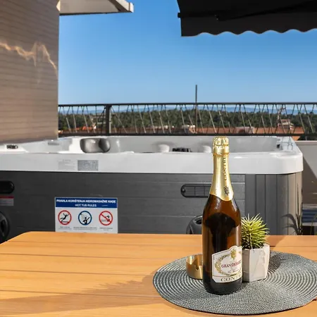 Luxury Nea With Jacuzzi And Sea View 公寓 马卡尔斯卡